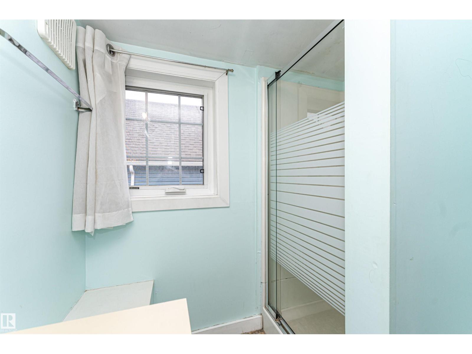 10930 80 Av Nw Property Photo 27