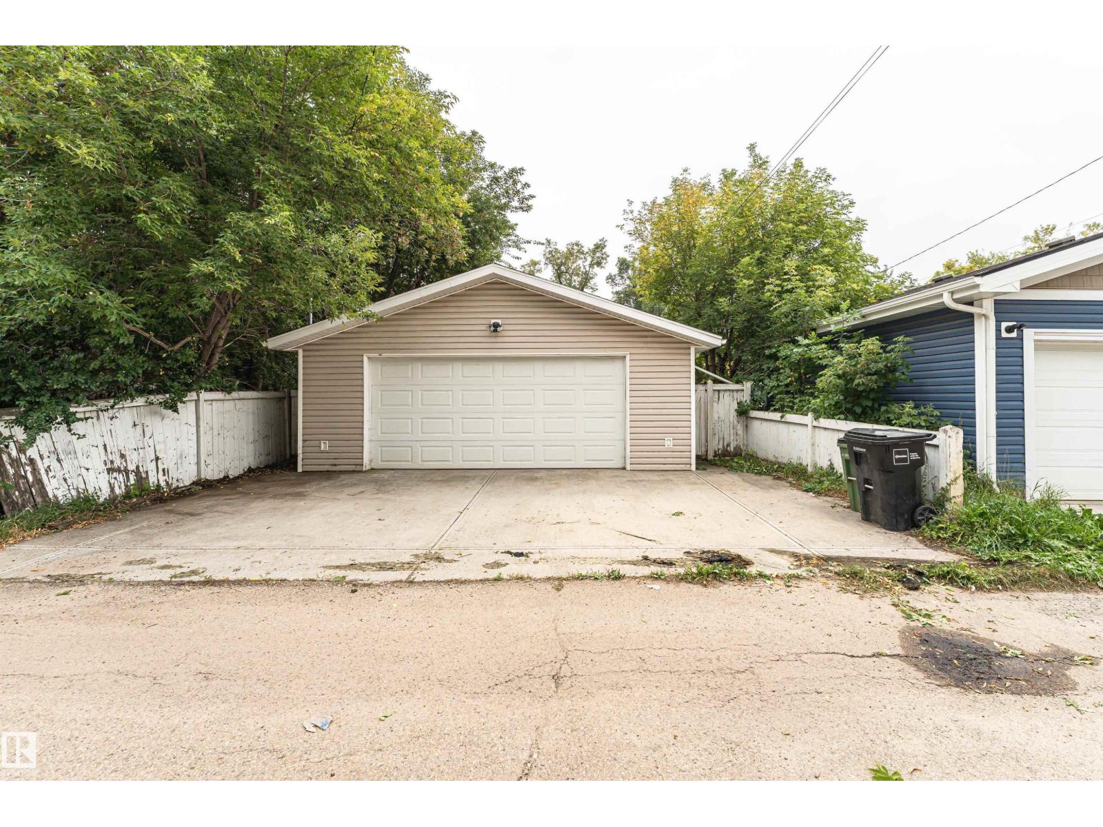 10930 80 Av Nw Property Photo 40