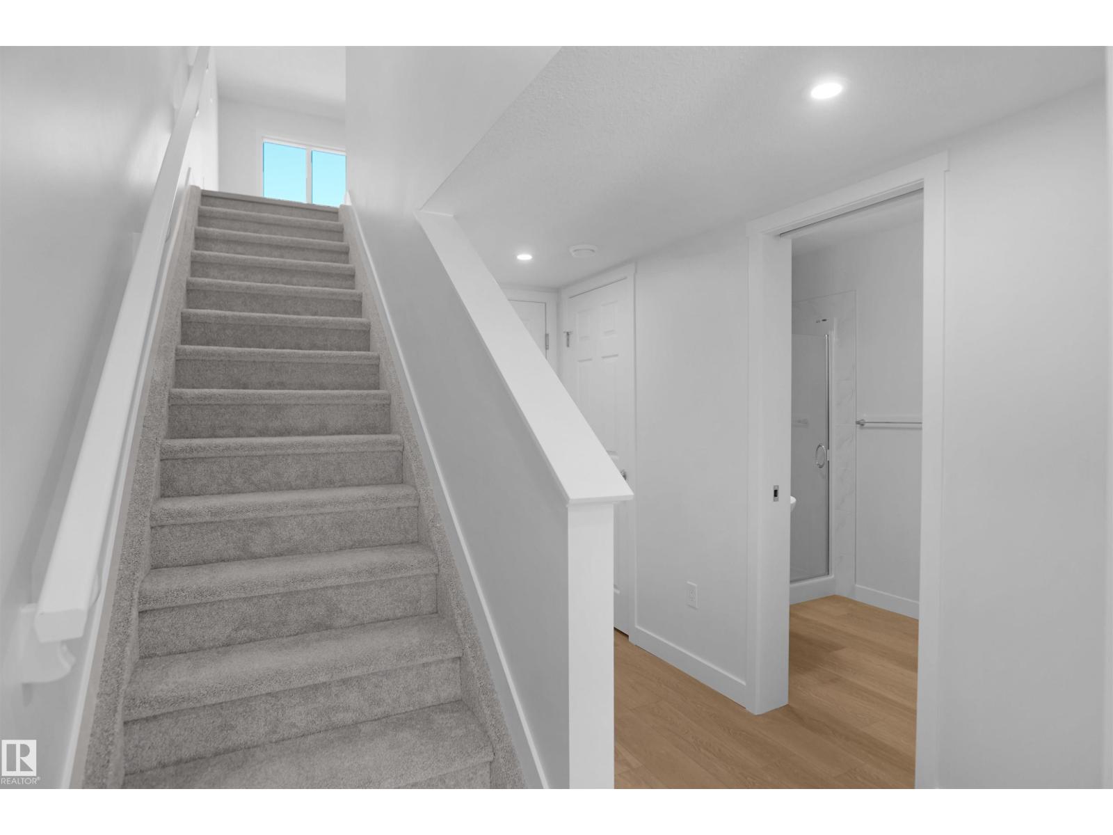 936 19 Av Nw Property Photo 4