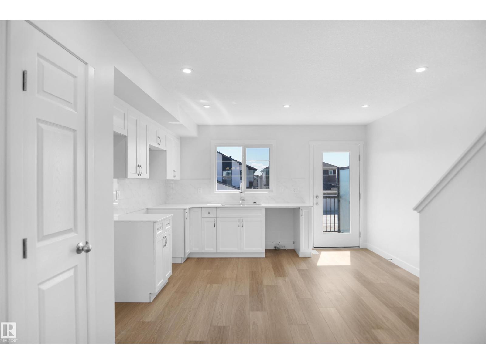 936 19 Av Nw Property Photo 14