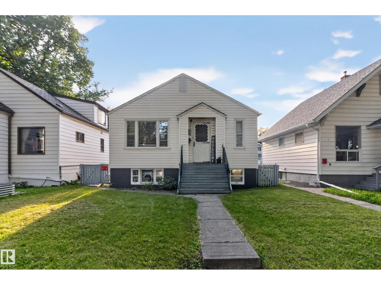 11406 83 St Nw Property Photo 3