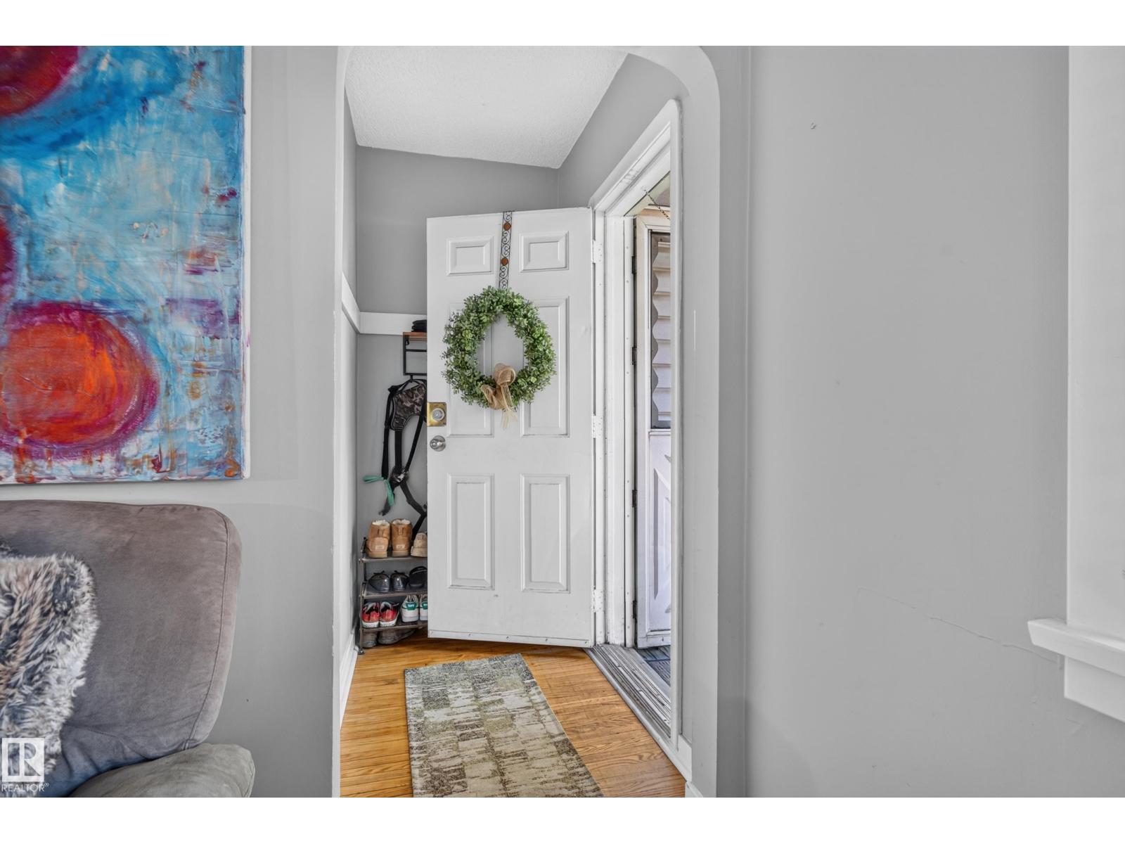11406 83 St Nw Property Photo 6