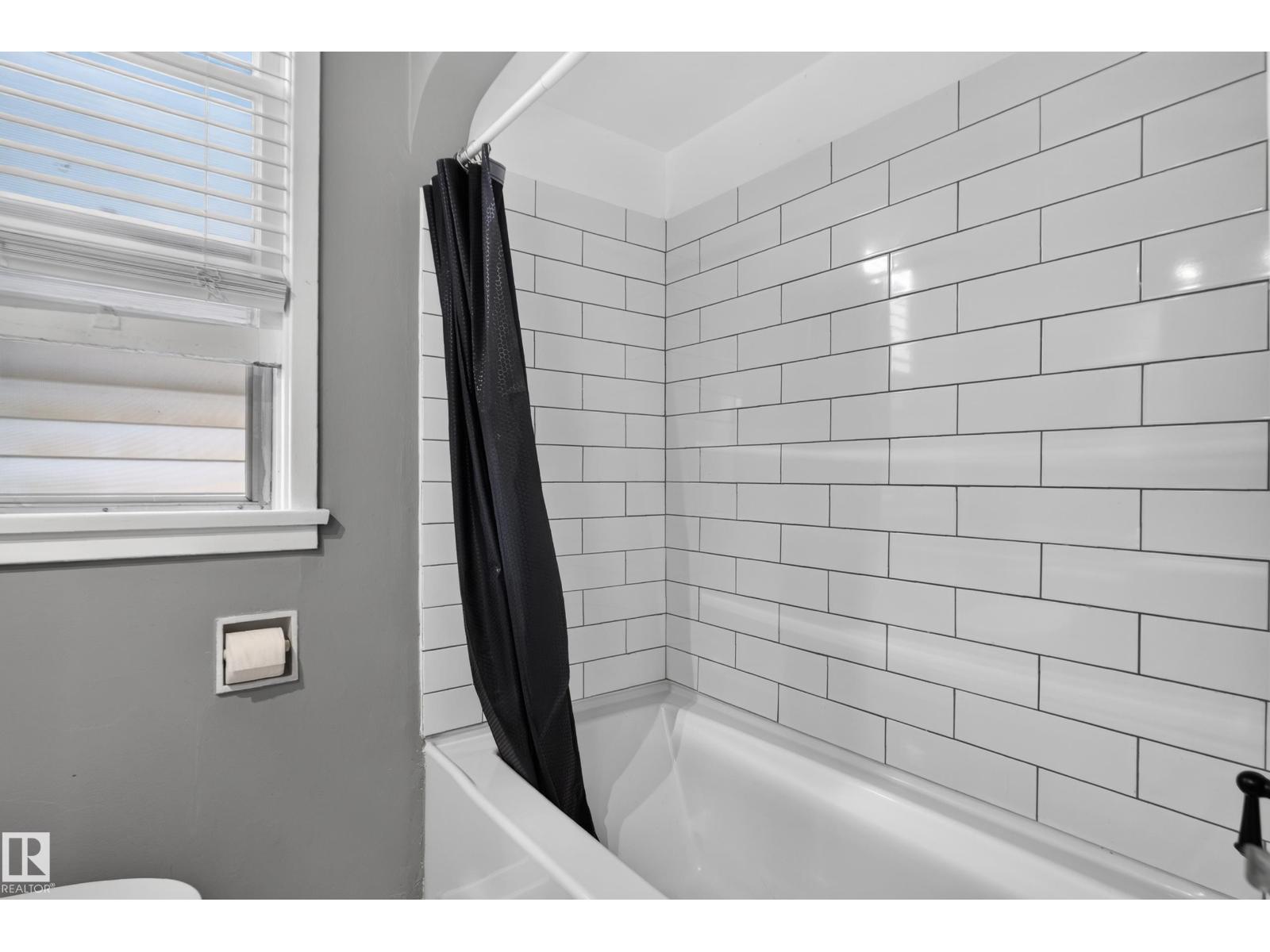11406 83 St Nw Property Photo 13