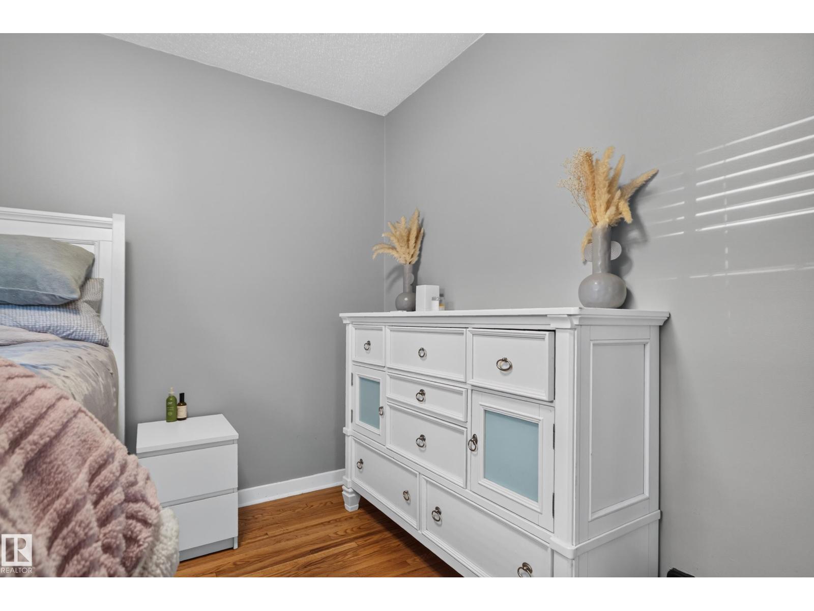 11406 83 St Nw Property Photo 15