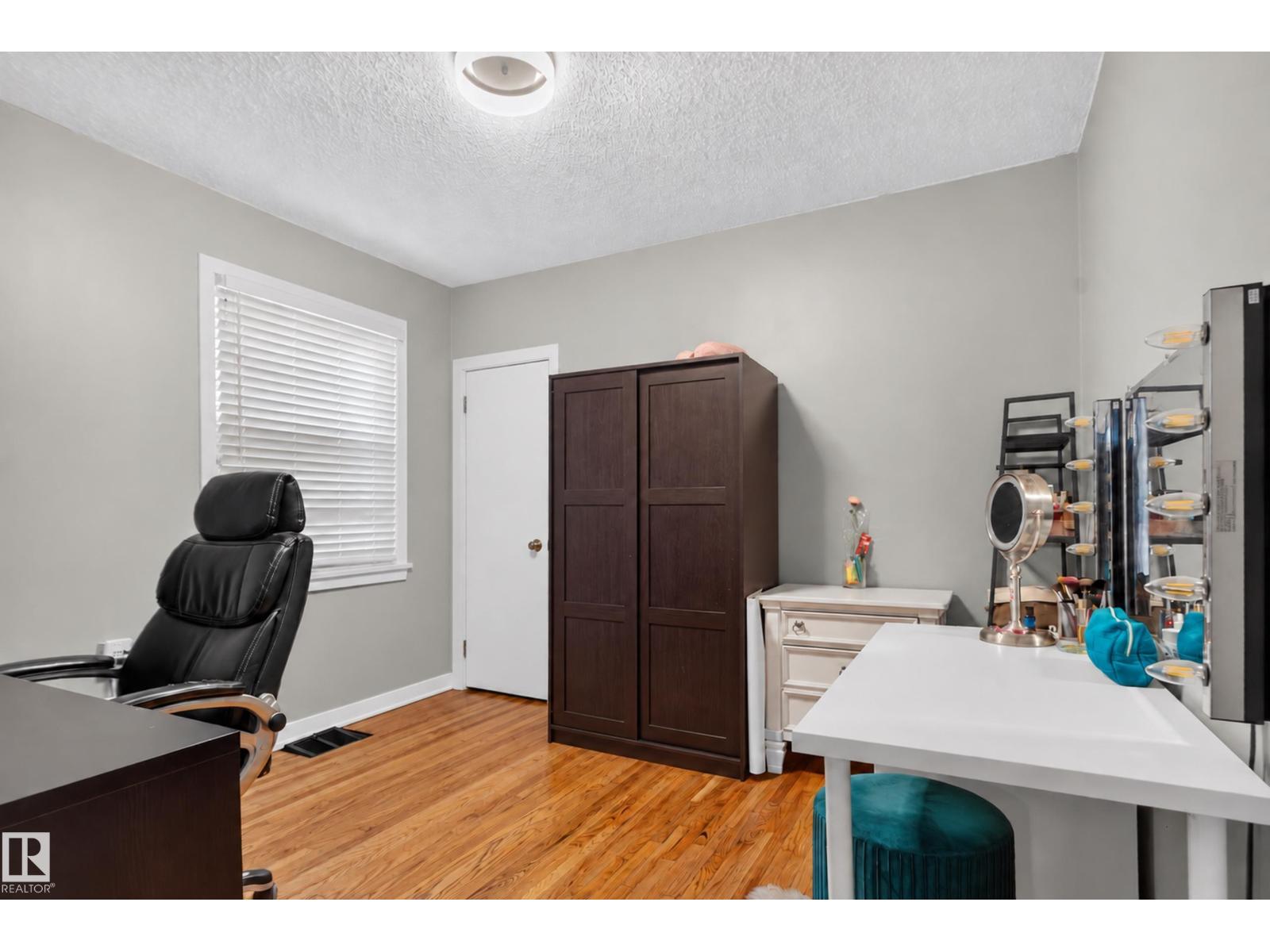 11406 83 St Nw Property Photo 16