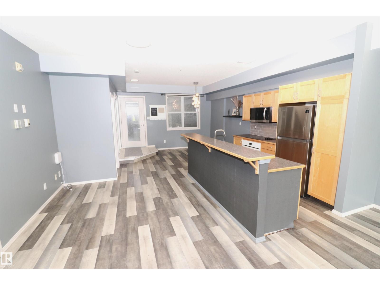 #103 9804 101 St Nw Property Photo 9