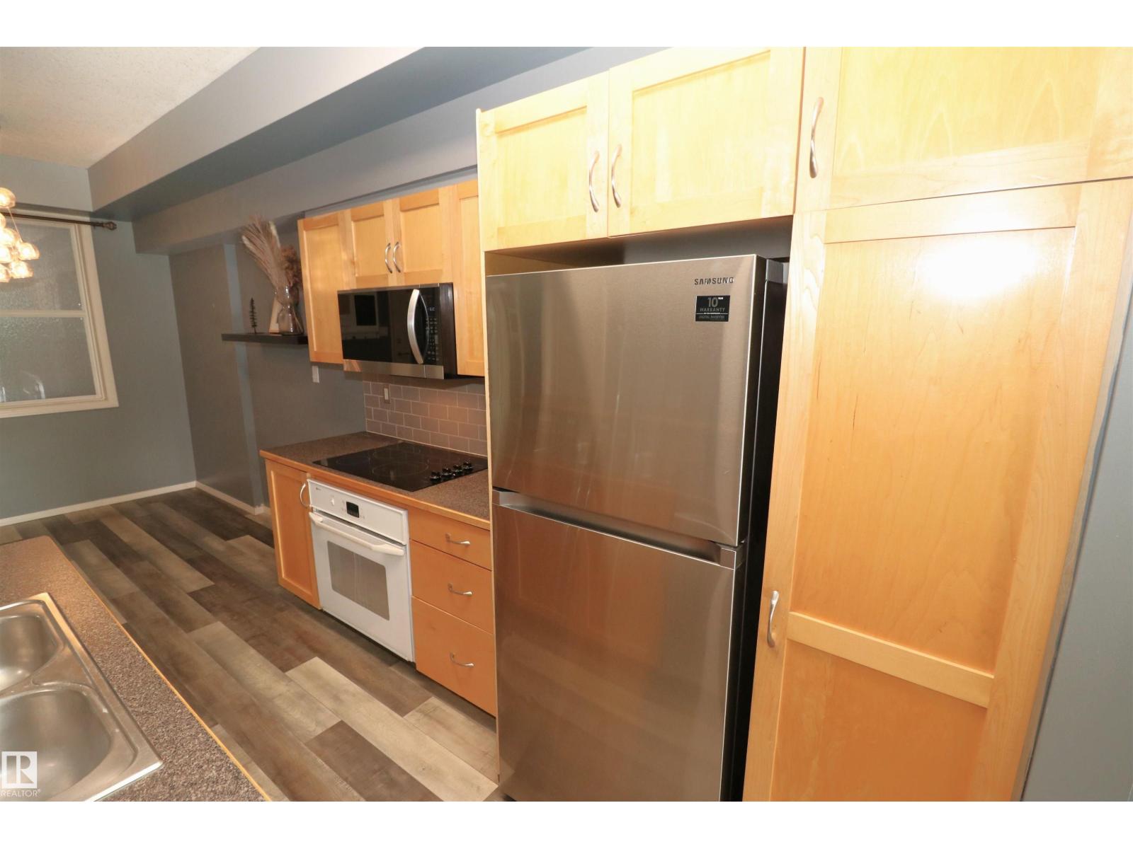 #103 9804 101 St Nw Property Photo 11