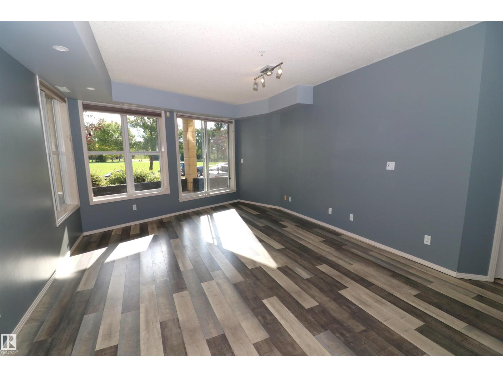 #103 9804 101 St Nw Property Photo 13