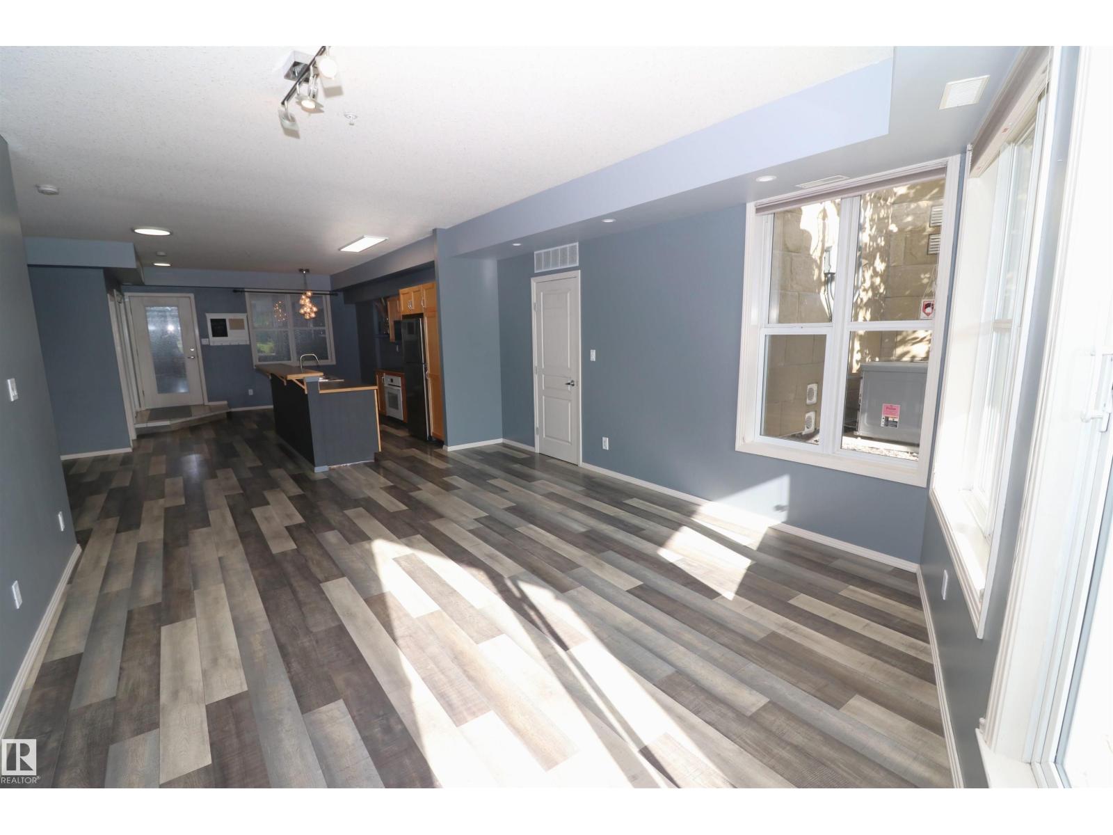 #103 9804 101 St Nw Property Photo 18
