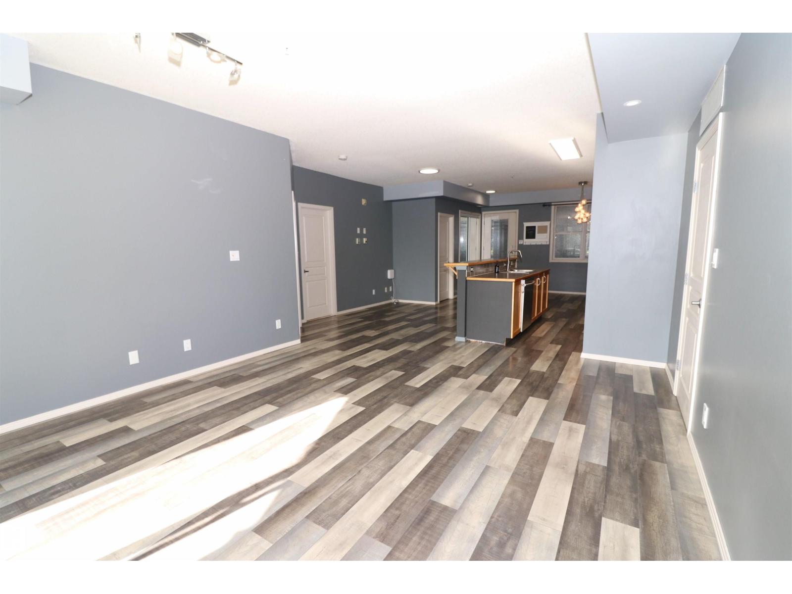 #103 9804 101 St Nw Property Photo 20