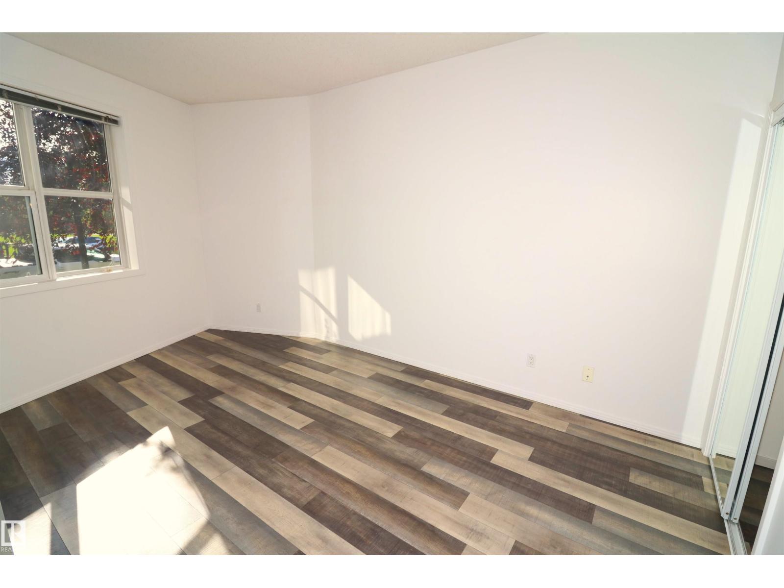 #103 9804 101 St Nw Property Photo 22