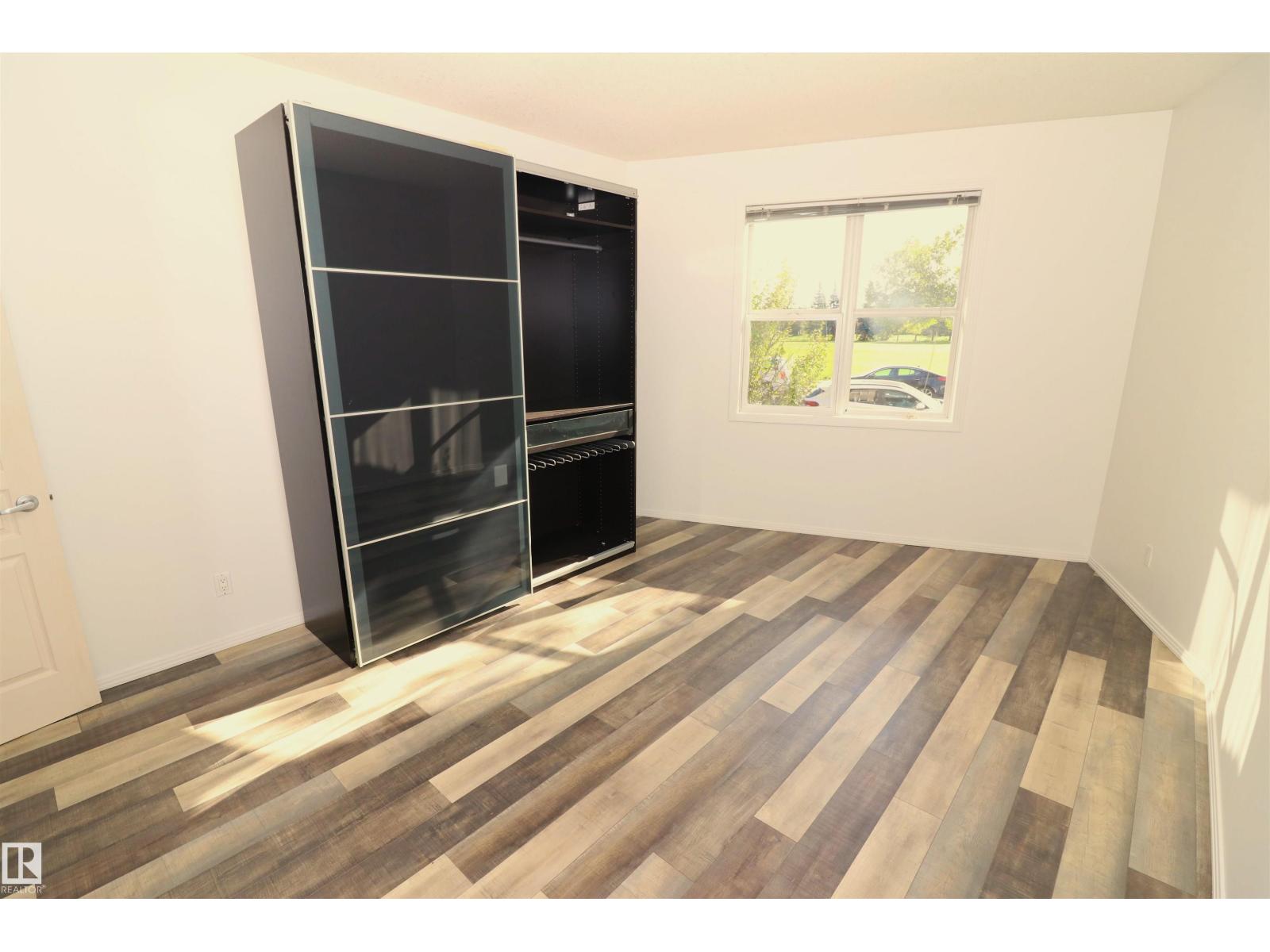 #103 9804 101 St Nw Property Photo 24