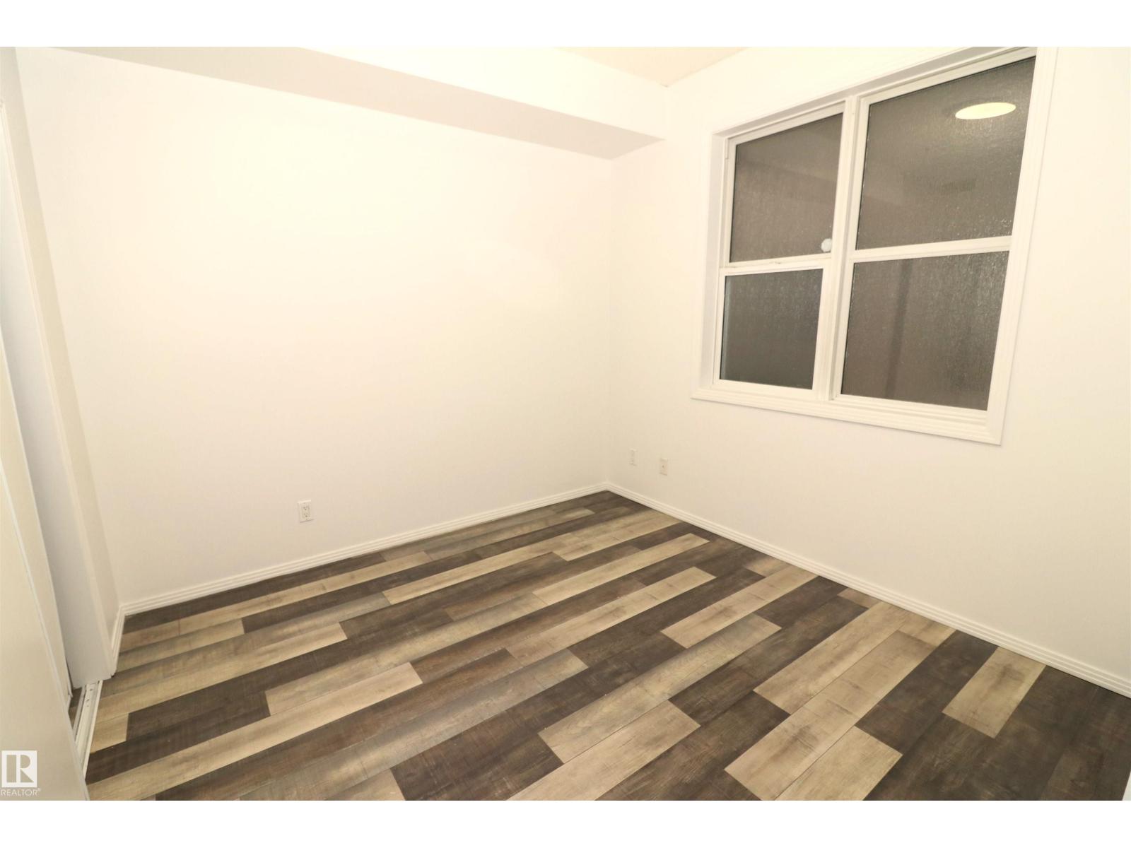 #103 9804 101 St Nw Property Photo 28