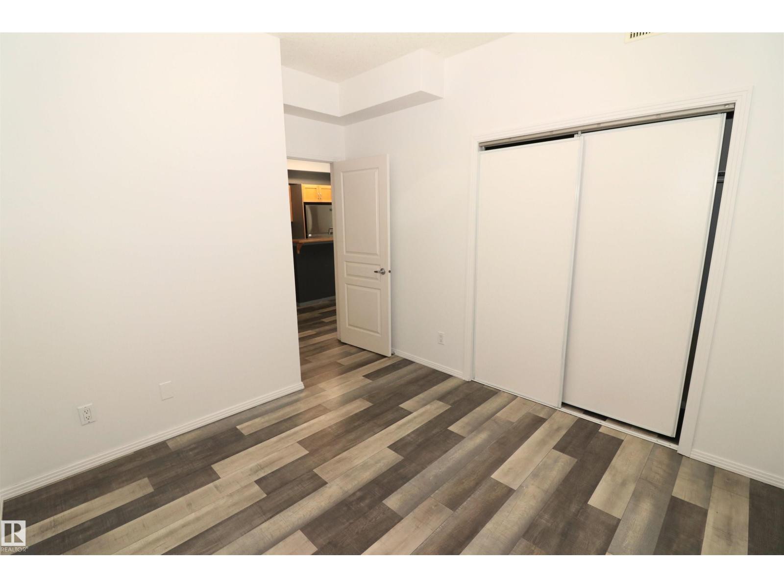 #103 9804 101 St Nw Property Photo 29
