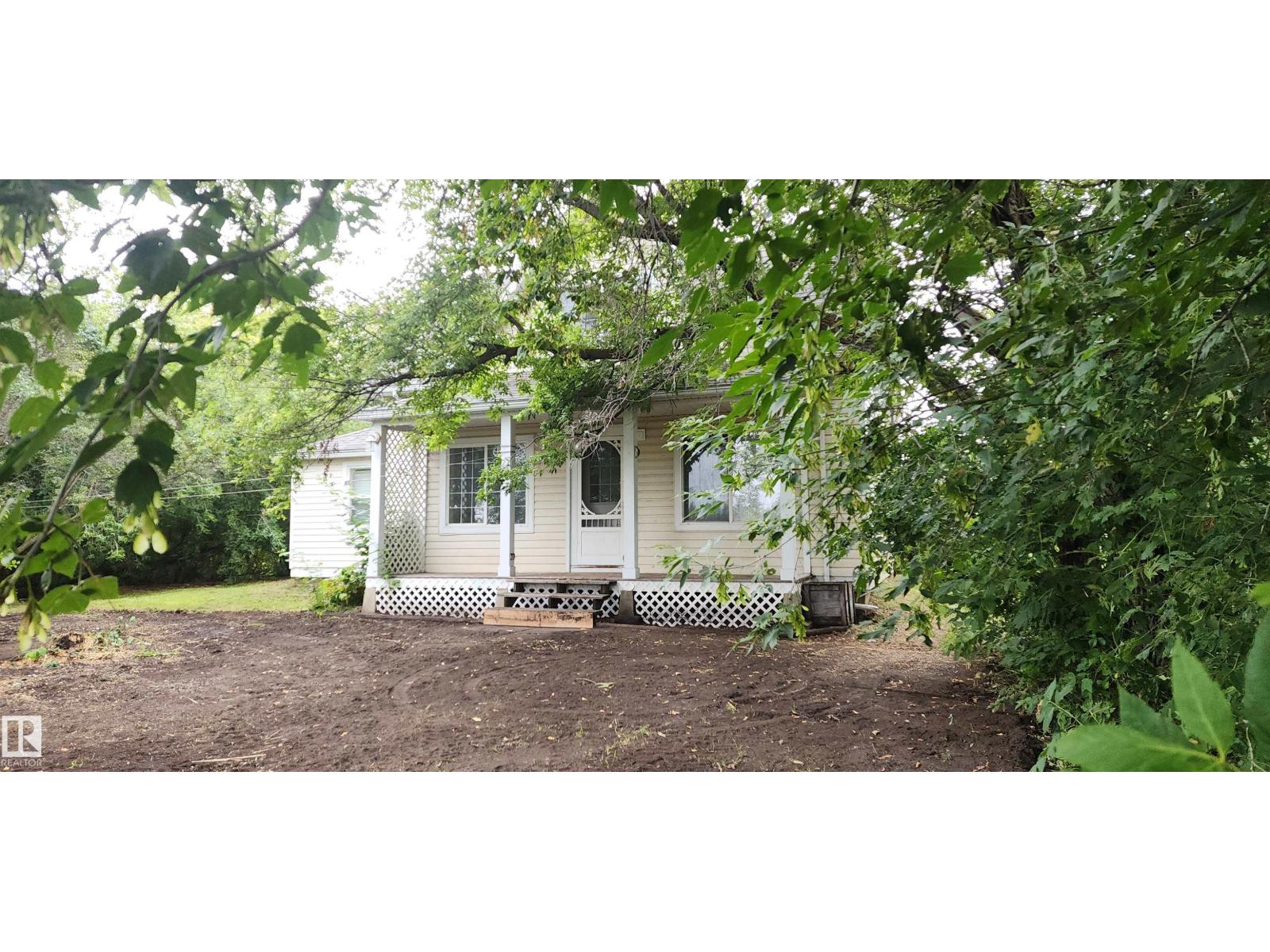 7204 Twp Rd 570a Property Photo 1