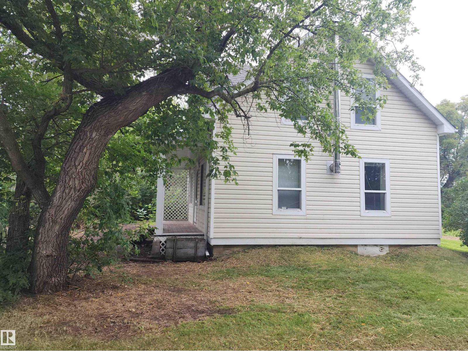 7204 Twp Rd 570a Property Photo 2