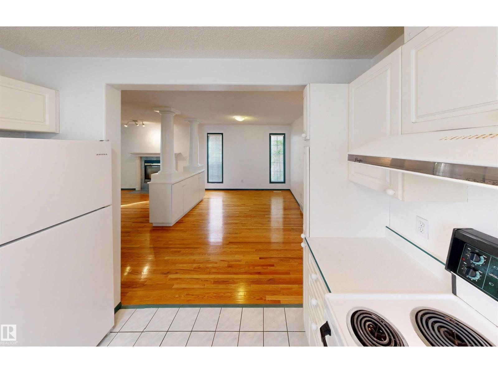 10941 81 Av Nw Property Photo 11