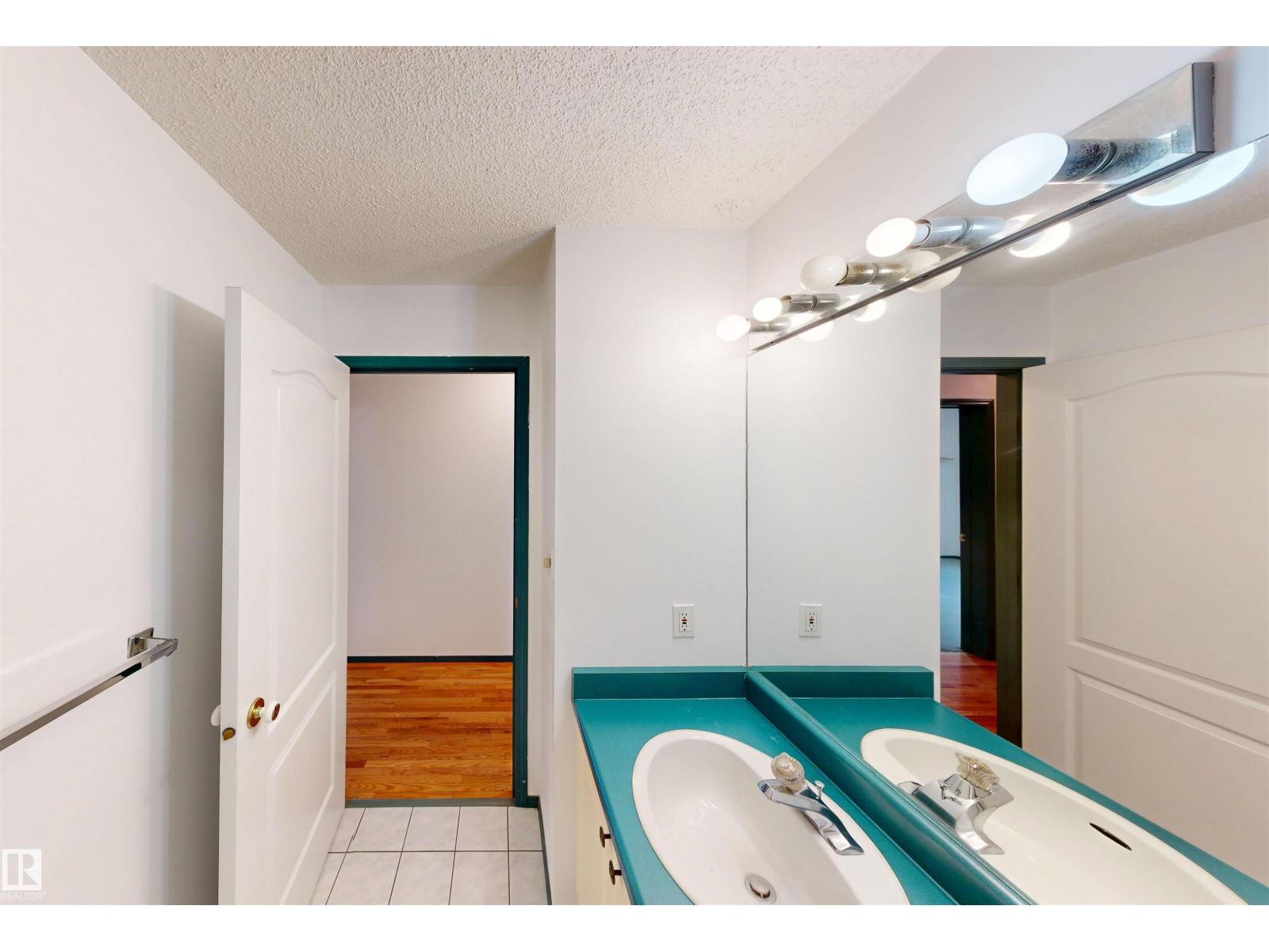 10941 81 Av Nw Property Photo 14