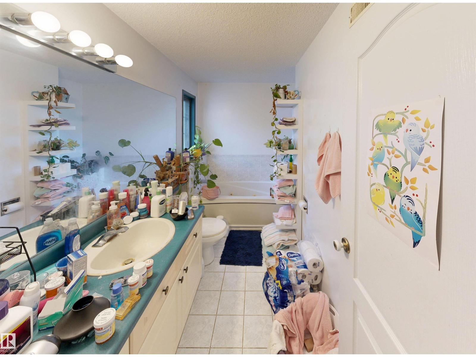 10941 81 Av Nw Property Photo 37