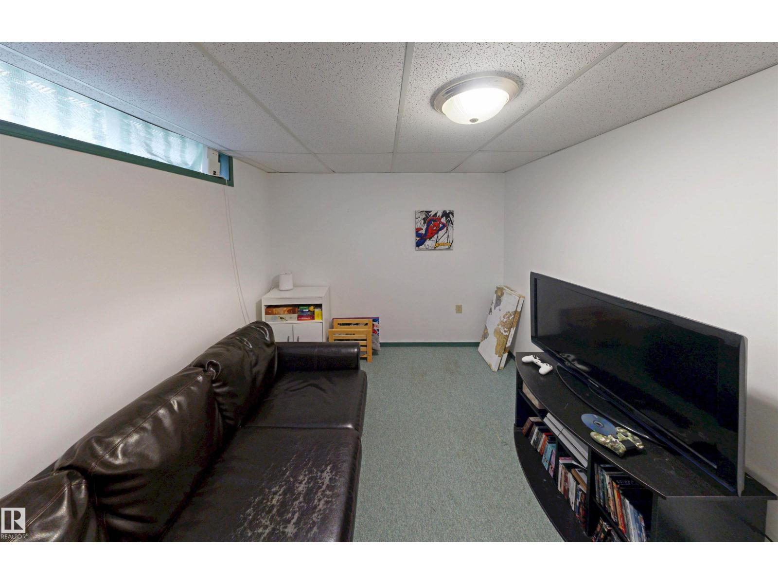 10941 81 Av Nw Property Photo 40