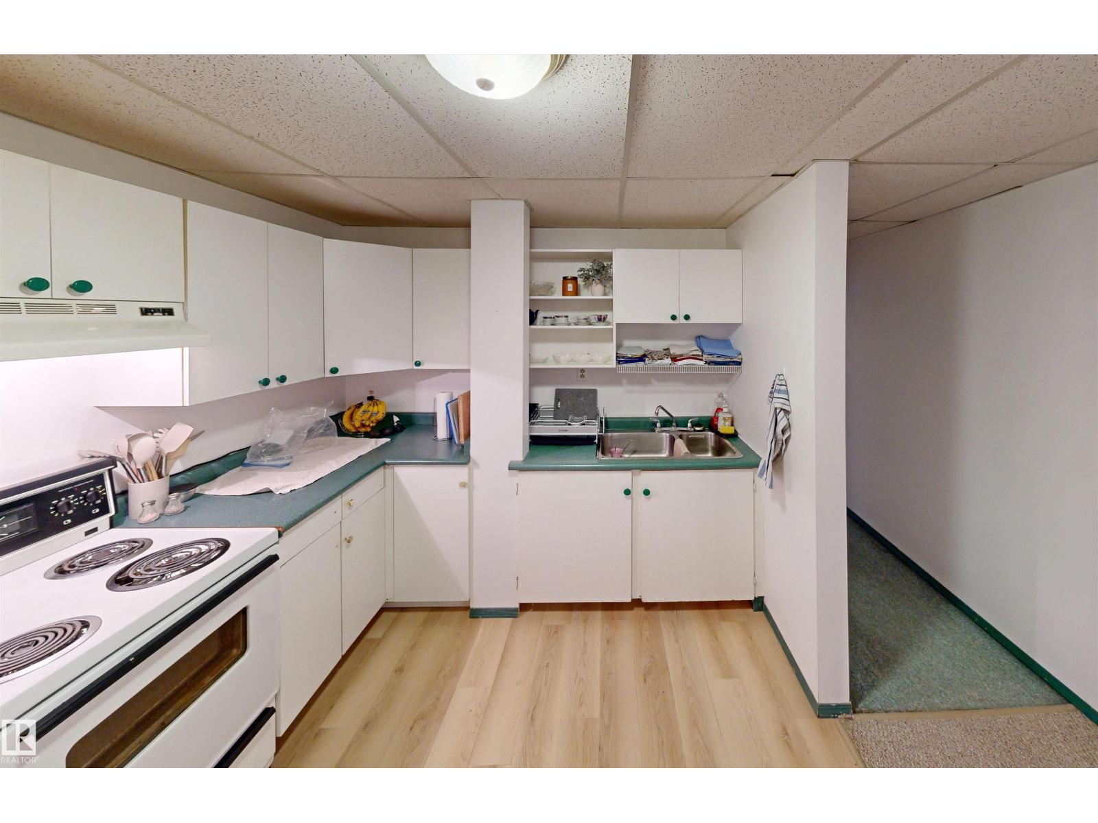 10941 81 Av Nw Property Photo 44