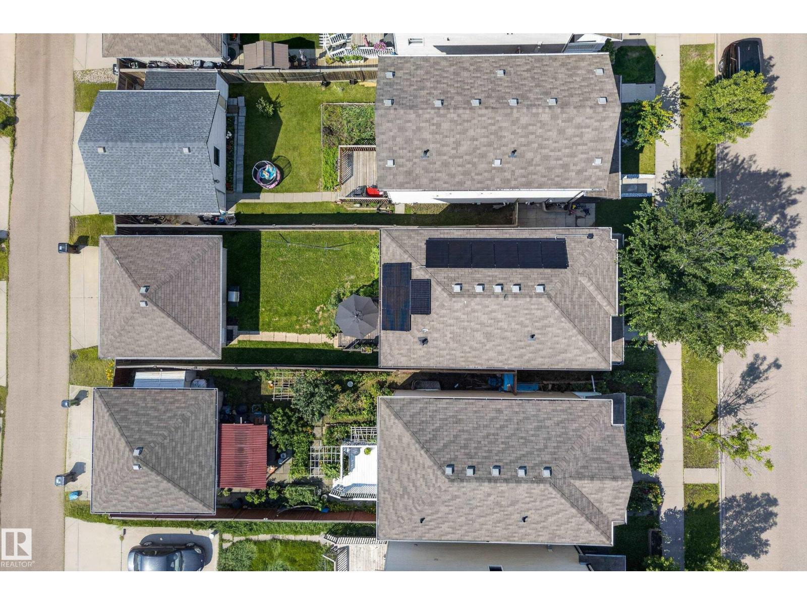 3003 20 Av Nw Property Photo 3