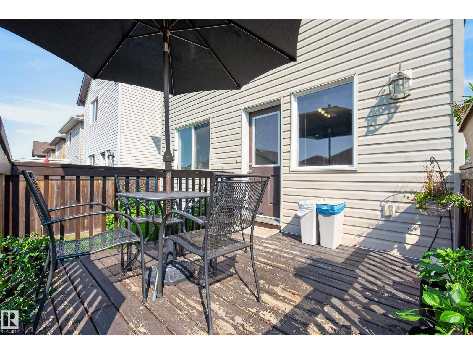 3003 20 Av Nw Property Photo 9