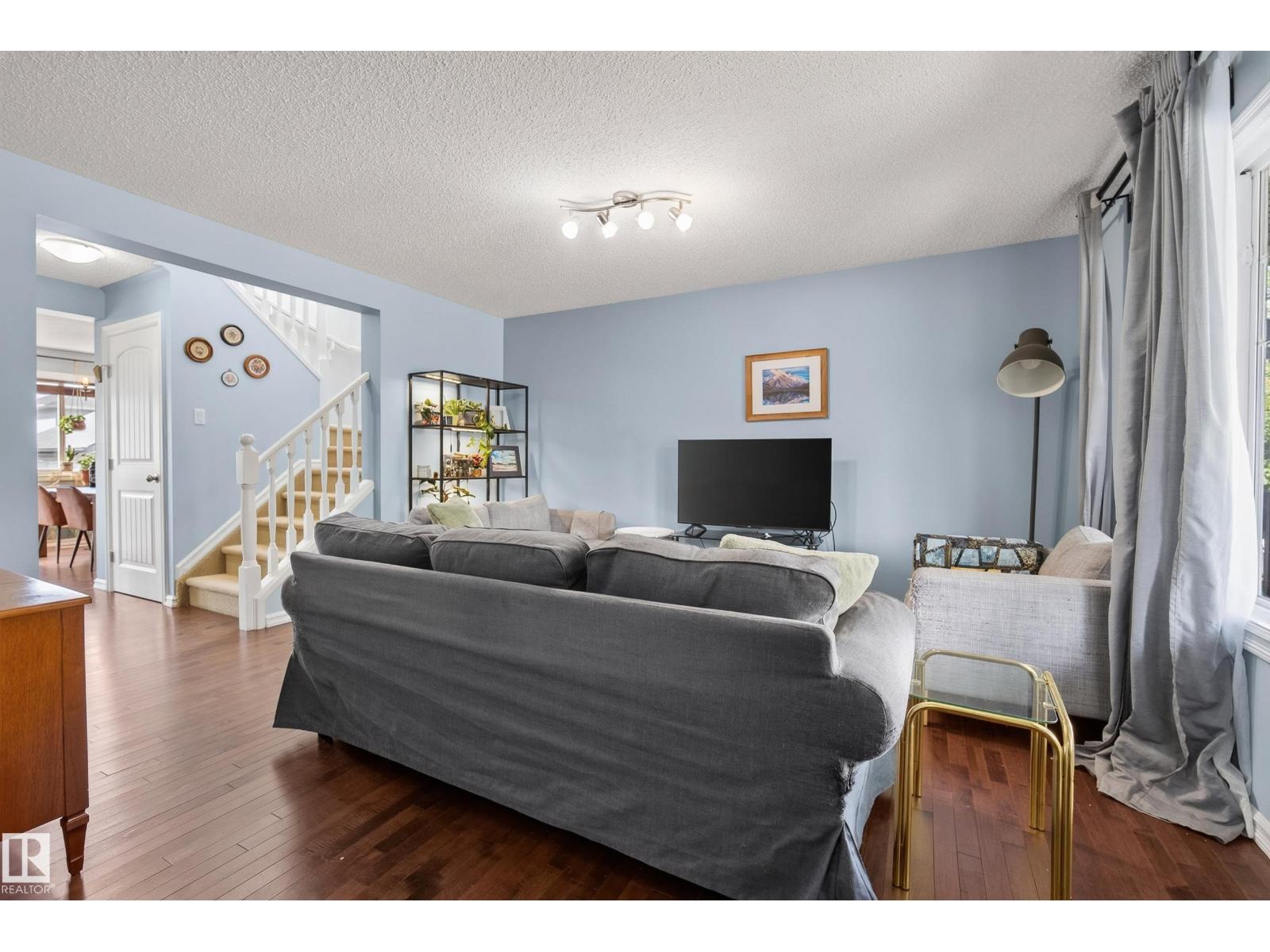 3003 20 Av Nw Property Photo 14