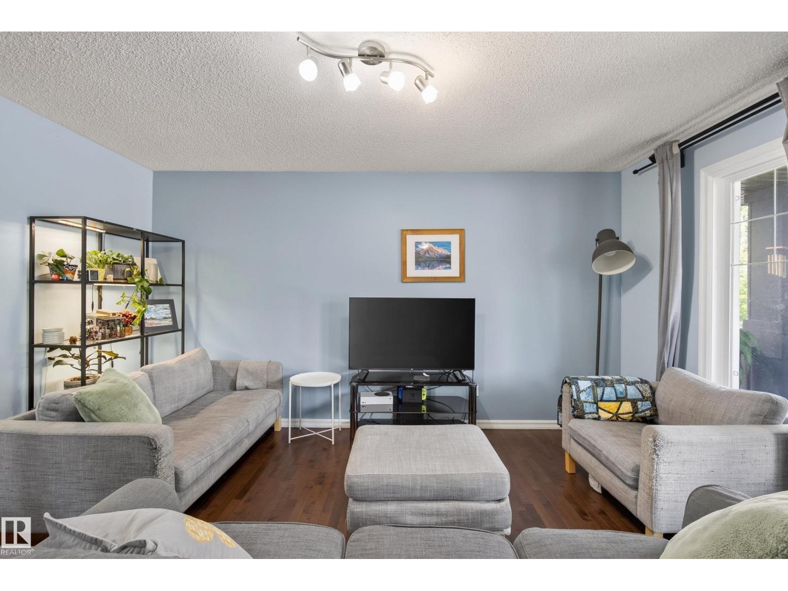 3003 20 Av Nw Property Photo 15