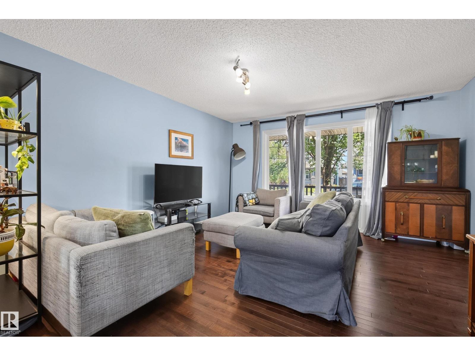 3003 20 Av Nw Property Photo 16