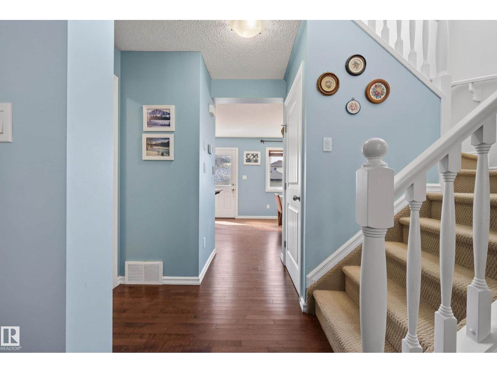 3003 20 Av Nw Property Photo 17