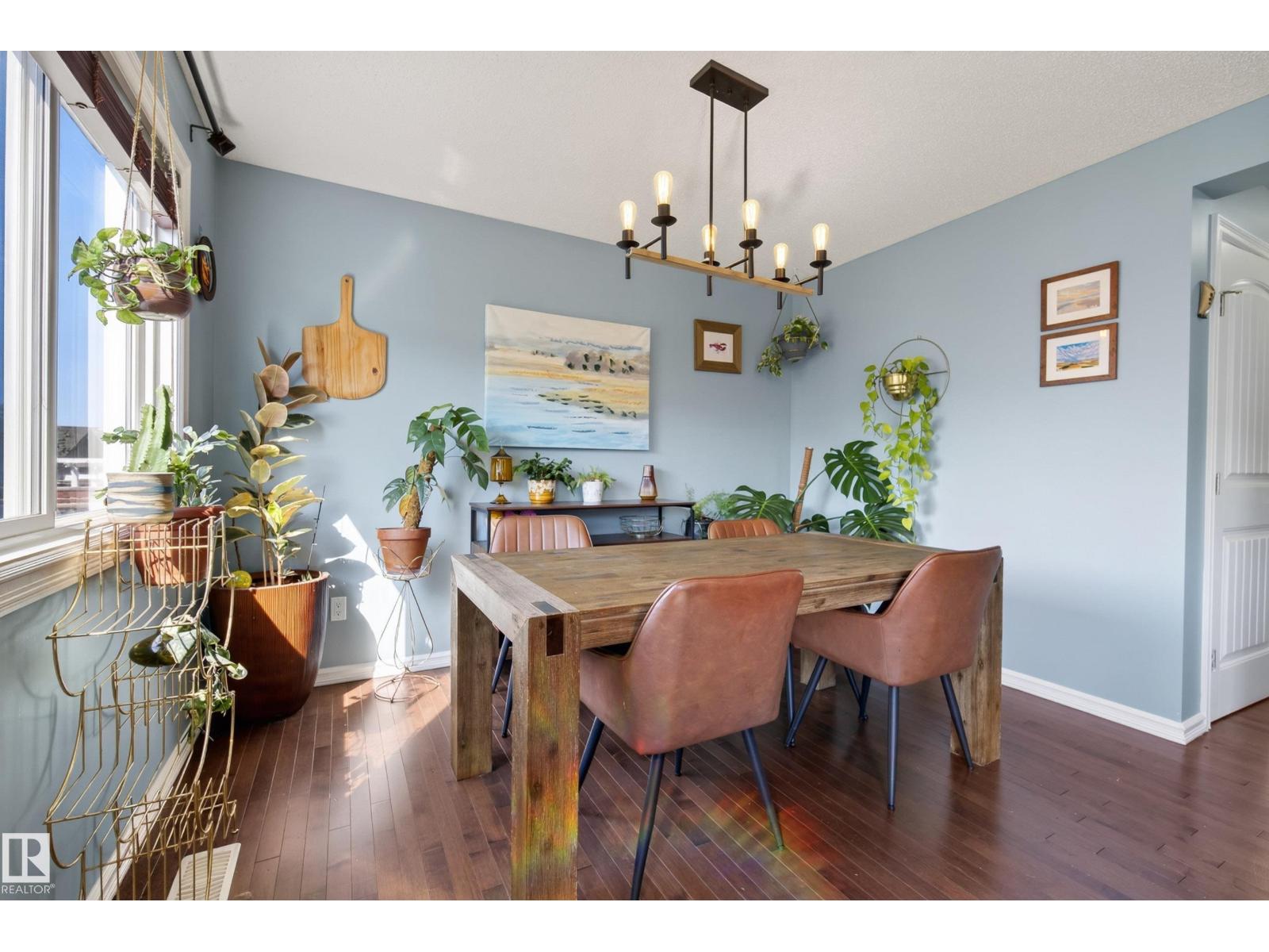 3003 20 Av Nw Property Photo 22