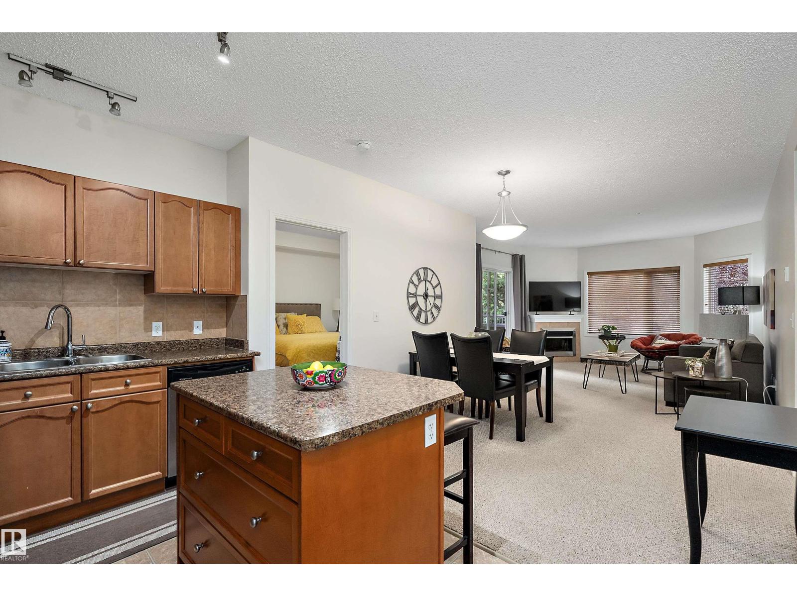 #203 8931 156 St Nw Property Photo 9