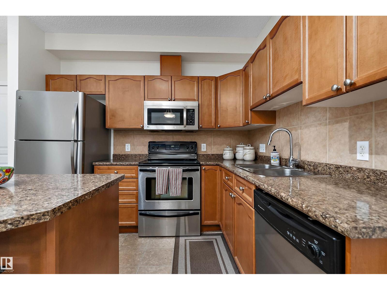 #203 8931 156 St Nw Property Photo 13