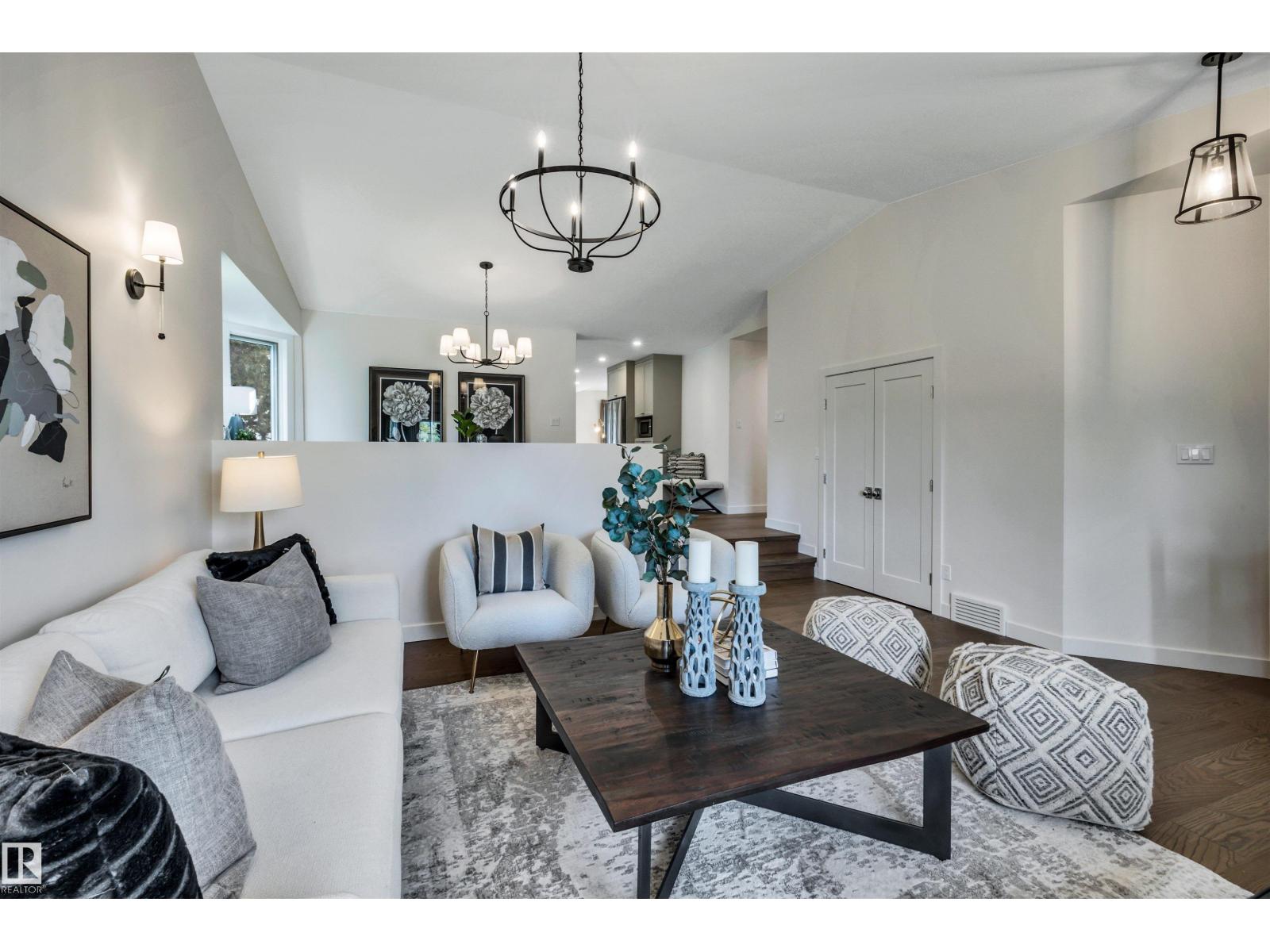 12 A Invermere Pl Property Photo 8