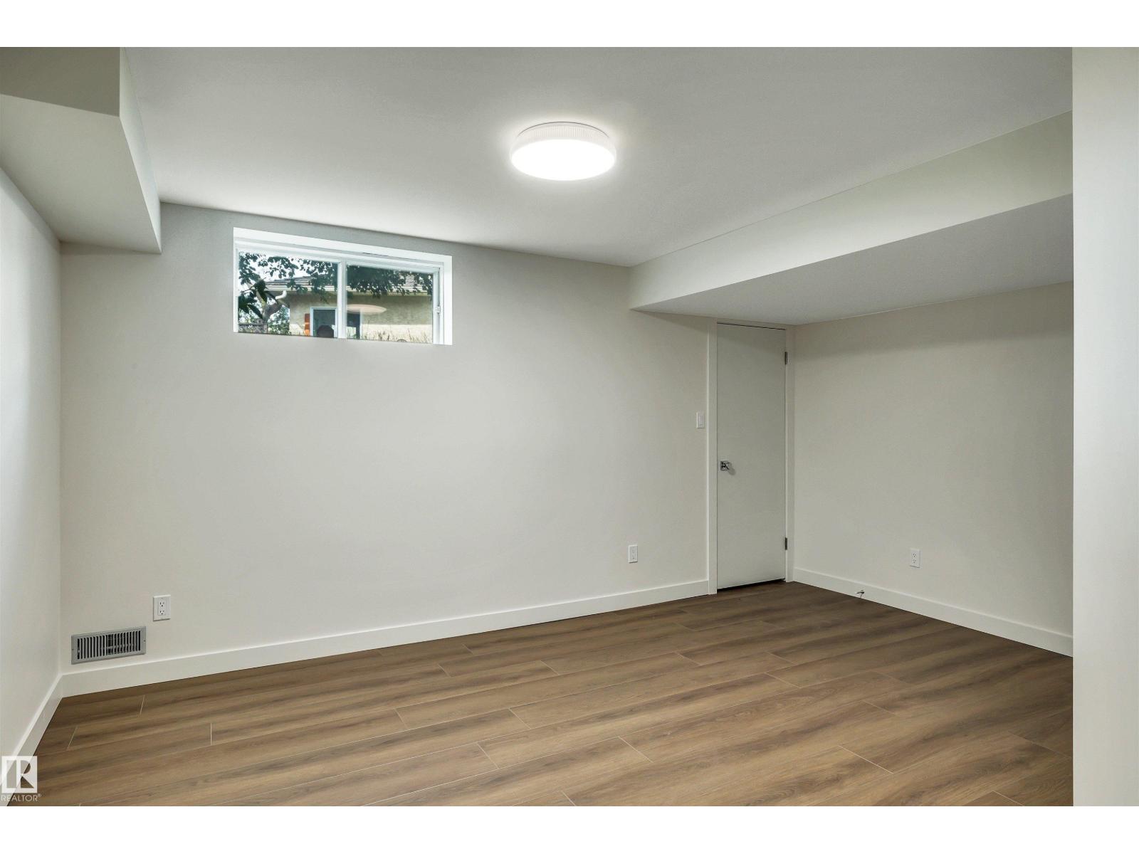 12 A Invermere Pl Property Photo 36
