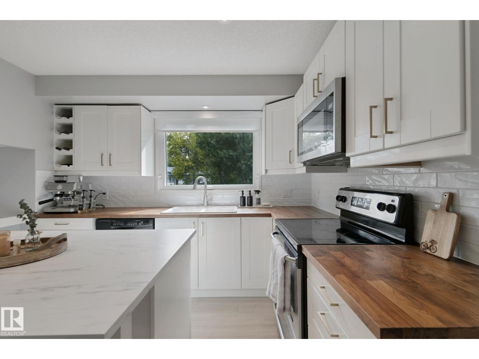 5 Labelle Cr Property Photo 16
