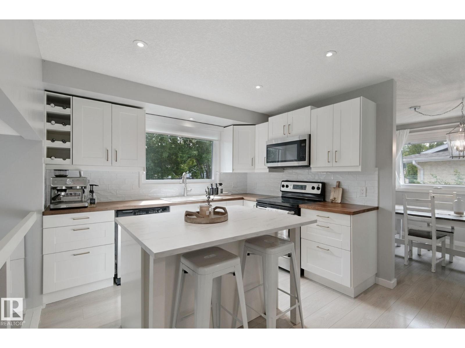 5 Labelle Cr Property Photo 18