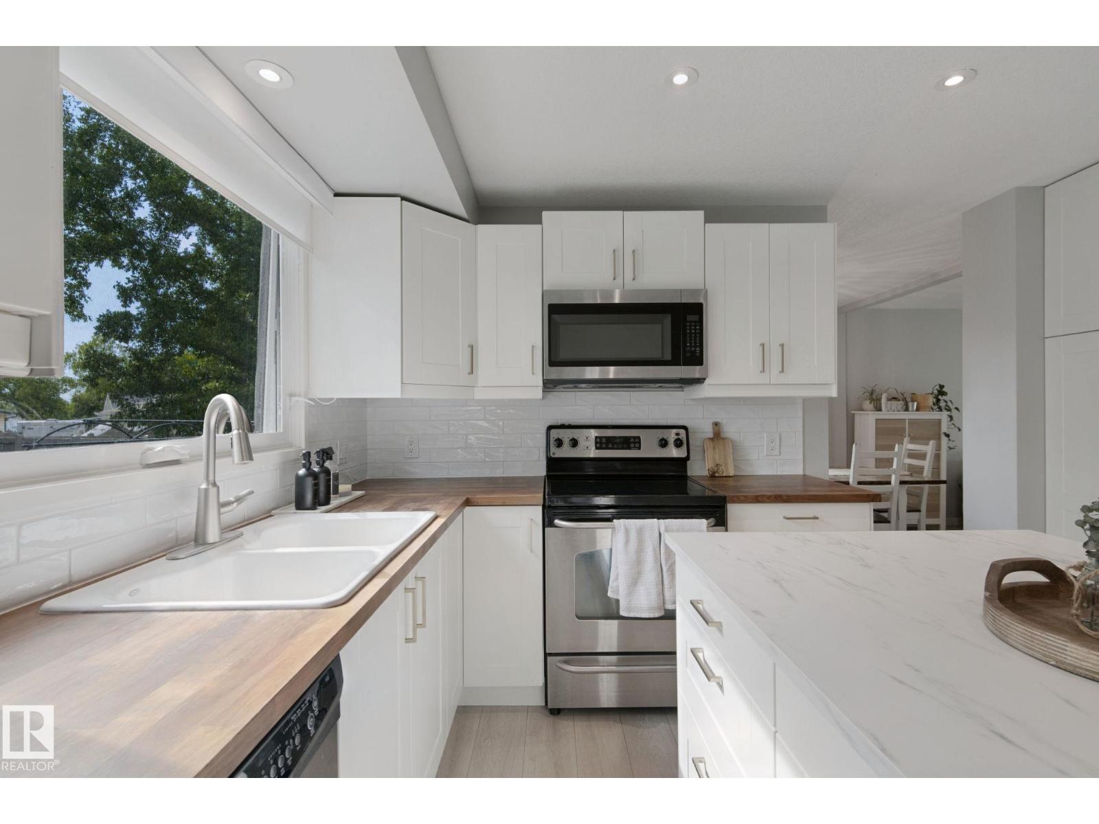 5 Labelle Cr Property Photo 20