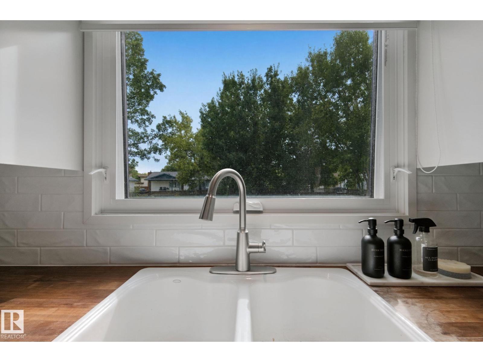 5 Labelle Cr Property Photo 22