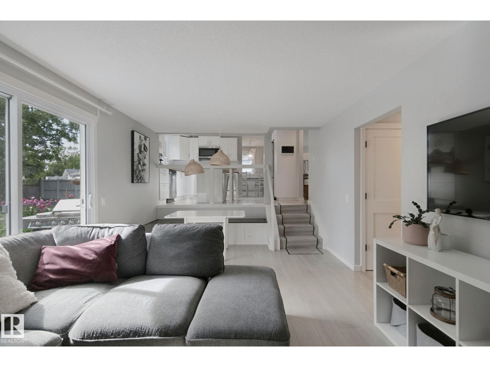 5 Labelle Cr Property Photo 25