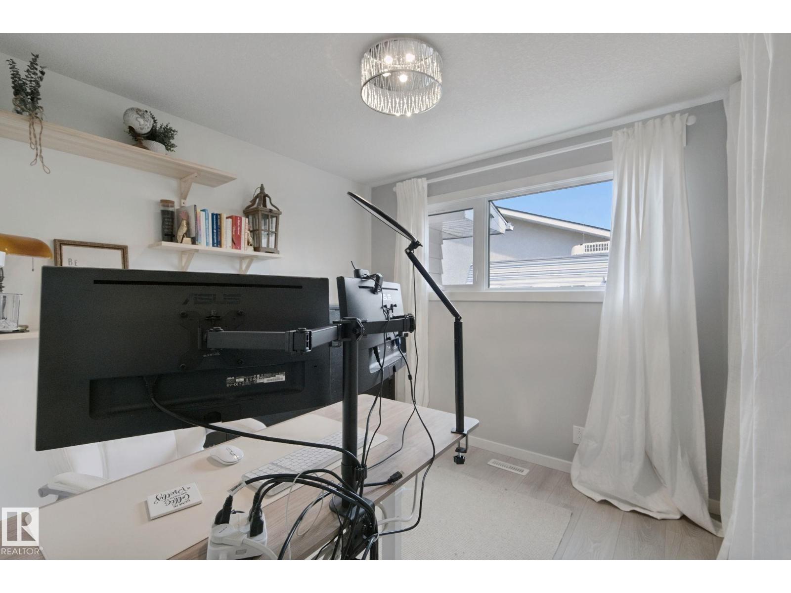 5 Labelle Cr Property Photo 38