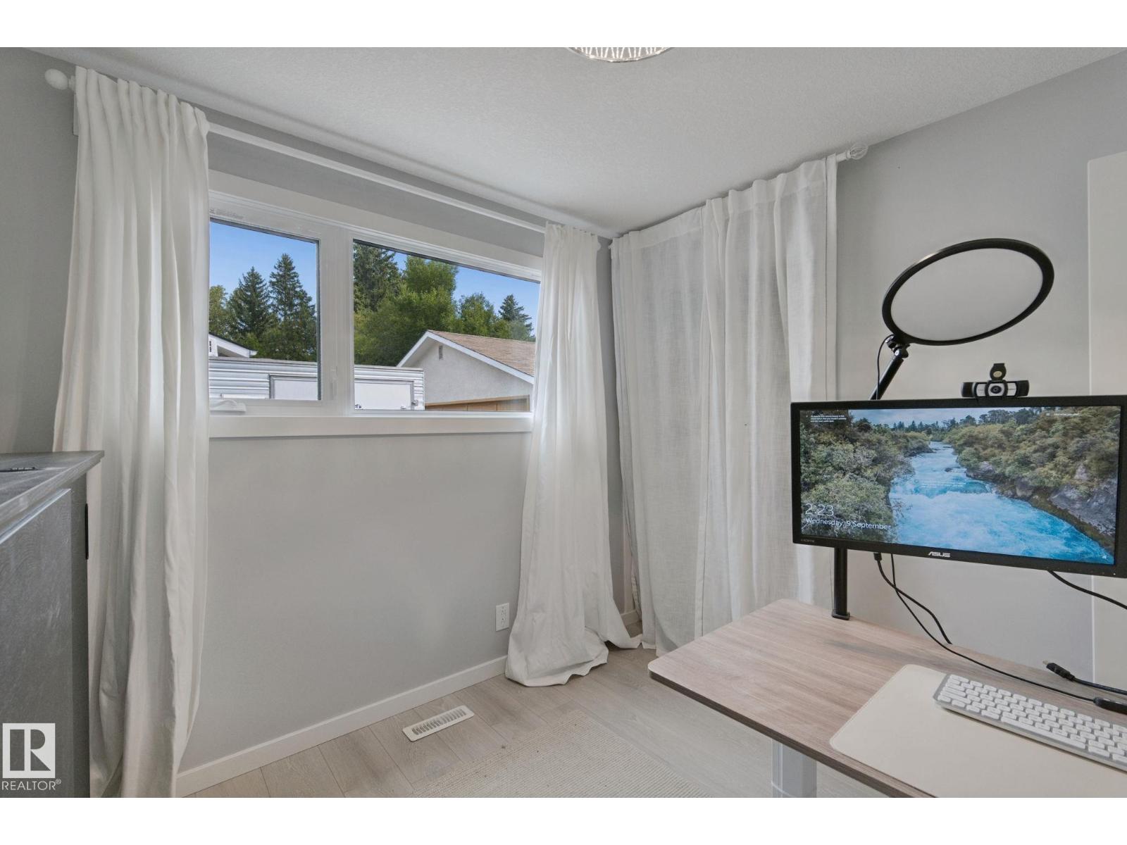 5 Labelle Cr Property Photo 40