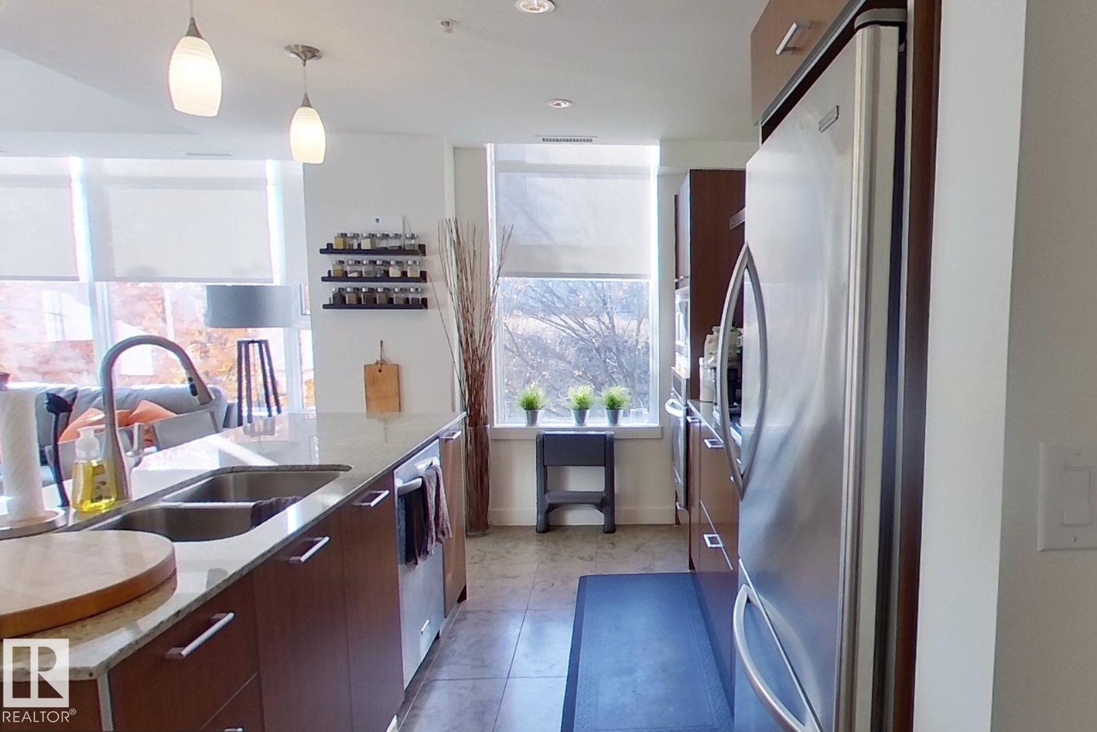 #213 2510 109 St Nw Property Photo 5