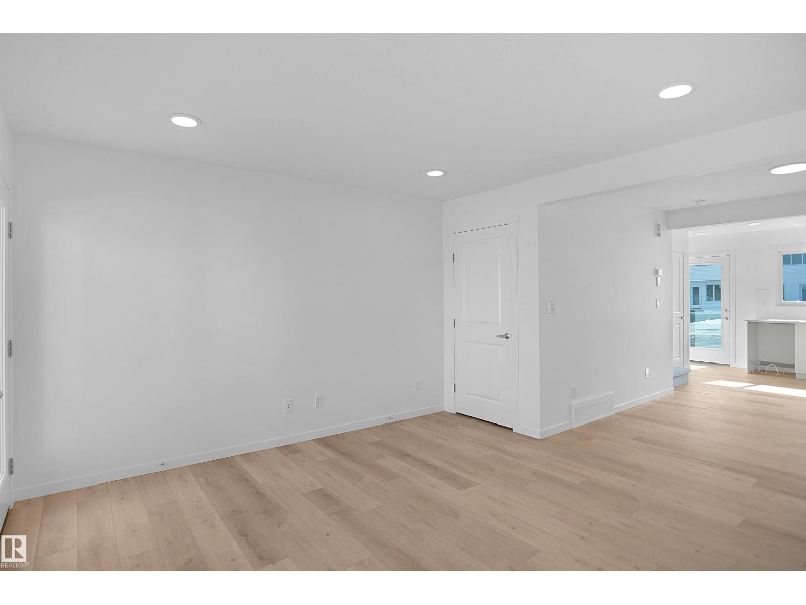 505 177 Av Ne Property Photo 2