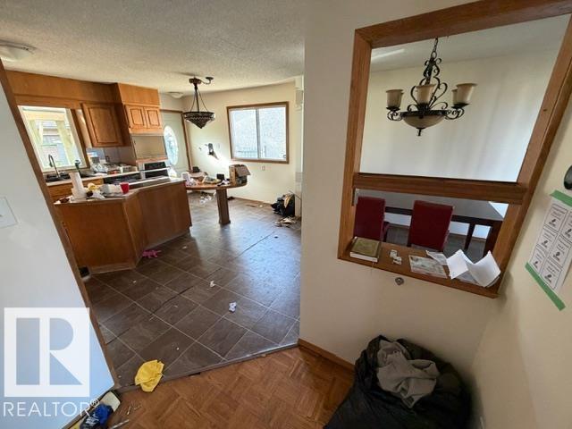 12247 144 Av Nw Property Photo 4