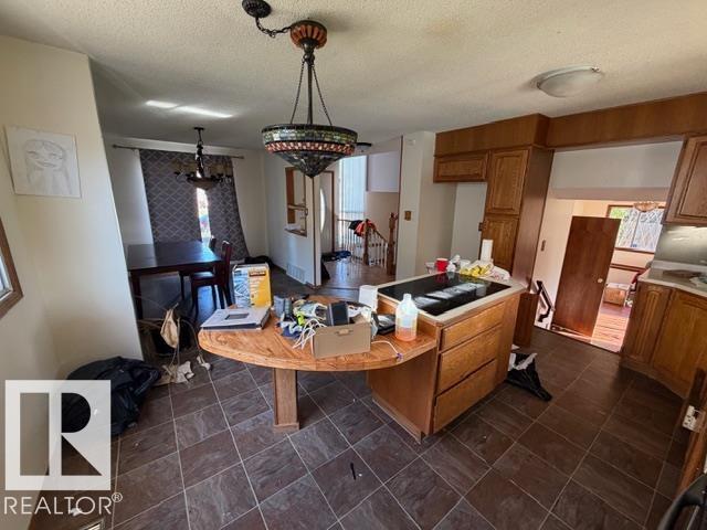 12247 144 Av Nw Property Photo 7