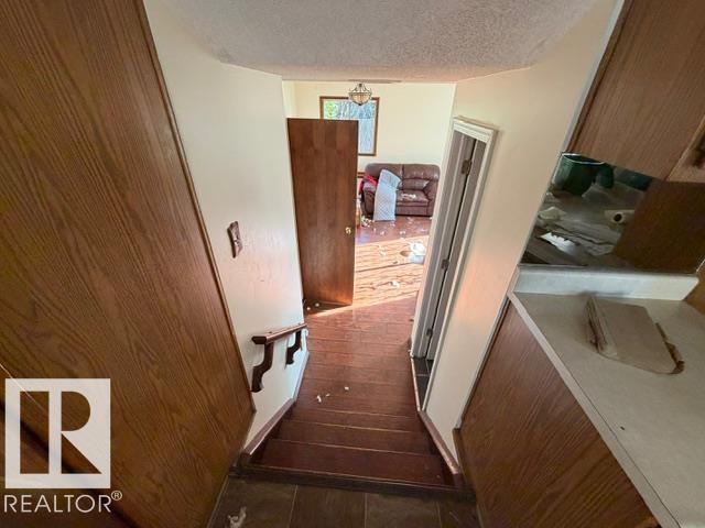 12247 144 Av Nw Property Photo 8
