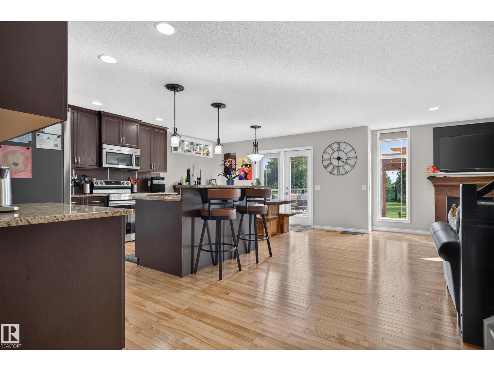 20853 92a Av Nw Property Photo 7
