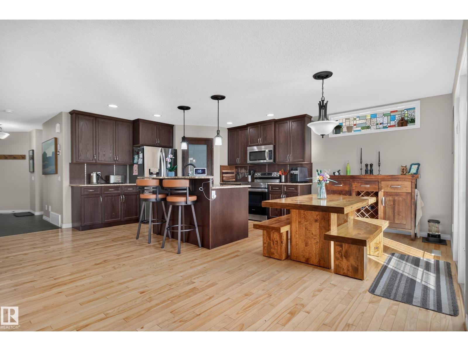 20853 92a Av Nw Property Photo 13